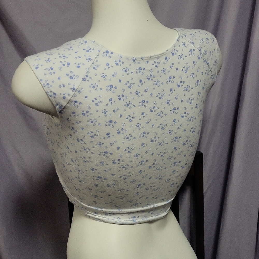 Hollister Blue Floral Ruched Crop Top - Picture 2 of 6